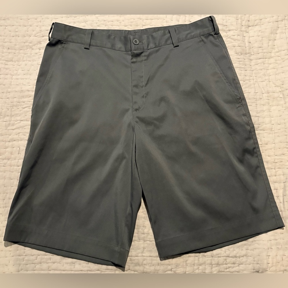 Nike Flat Front Men’s Shorts Size 32W 21L Golf Athletic Wear Athleisure